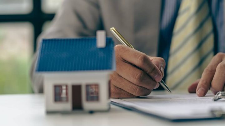 Rôle de l’agence immobilière dans la négociation du prix de vente d’une maison